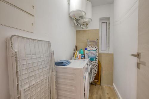 Modern 3 Bedroom Apartment in the Heart of Sliema - image 4