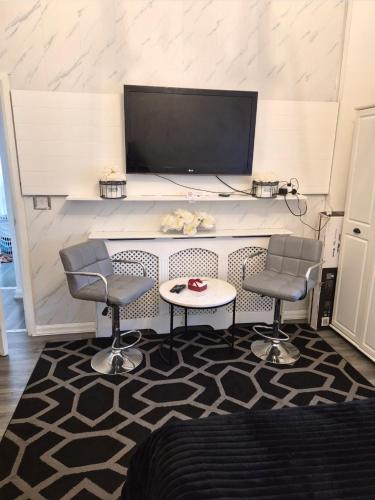 Stylish Studio Close to City Centre and 5mins walk to Heaton Park!, Manchester