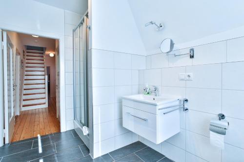 Riverside Apartments - image 4