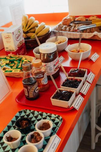 Food and beverages, Galway City Hostel - Solo Traveller Hostel in Galway