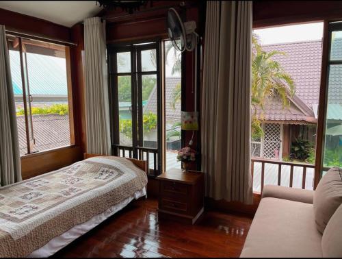 Chiangmai Lanna wooden Room in 龍仔厝府