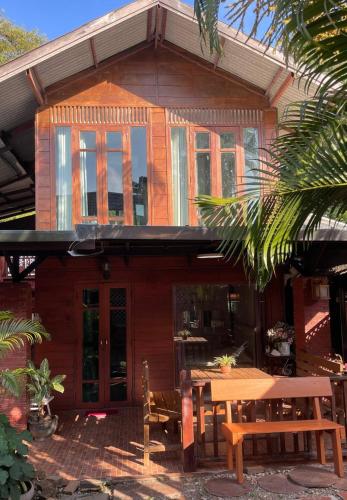 Chiangmai Lanna wooden Room in 龍仔厝府
