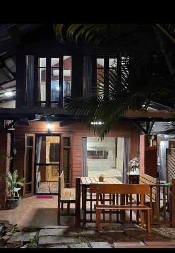 Chiangmai Lanna wooden Room in 龍仔厝府