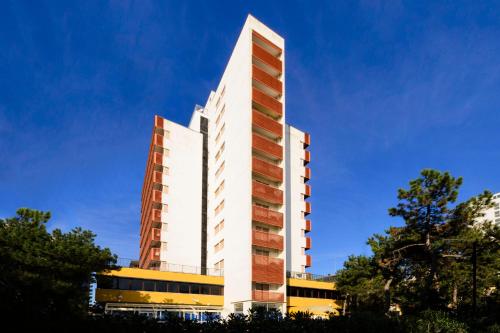 Condominio American