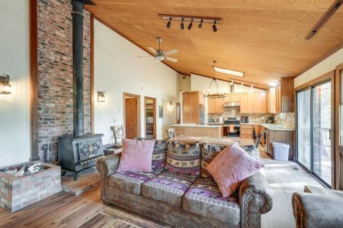 Deck & Gas Grill: Secluded Arnold Cabin Rental! in Arnold (CA)