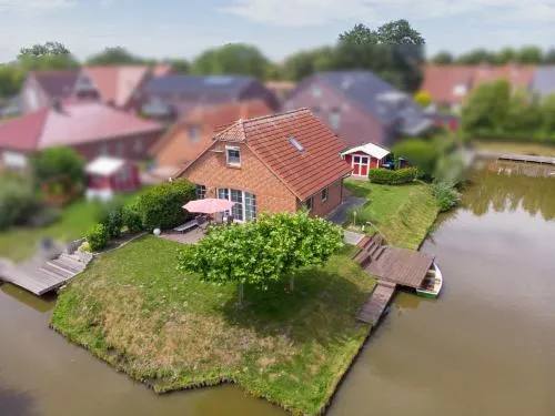 Friesenhaus Greetsieler Grachten in Greetsiel, Deutschland