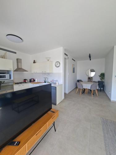 K Home כרמי גת