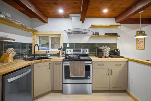 Stay At 4K in Arnold (CA)