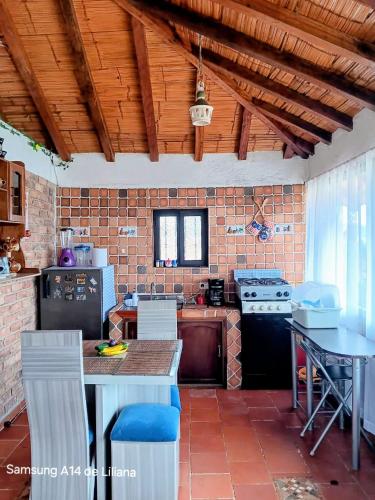 La cabaña de los cuentos (La cabana de los cuentos) in Toca