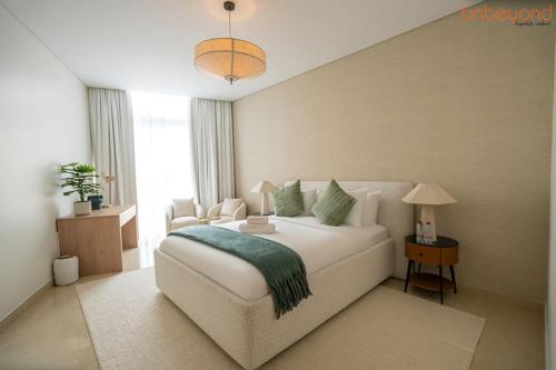 3BR Skyline Burj Panorama with Infinity Pool Vibes - image 10