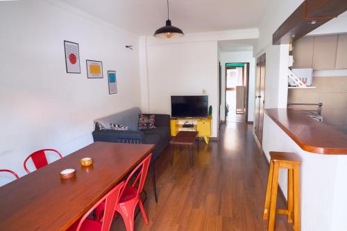 Check and Home - Aristóbulo III - 6 Huéspedes en Zona Playa Grande