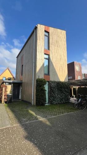 Two nice rooms in residential area with private bathroom in อัลเมีย์