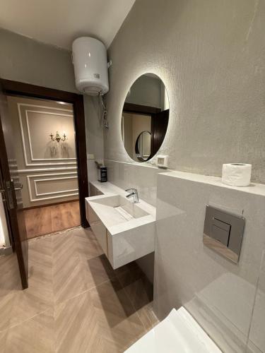 amazing rooftop-studio at abdoun 702 - image 2