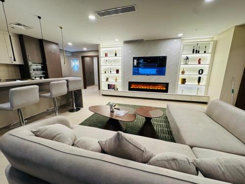 Downtown Signature Suites-Skyline - Margalla Views- Mall of Islamabad Blue Area F-7 - image 7