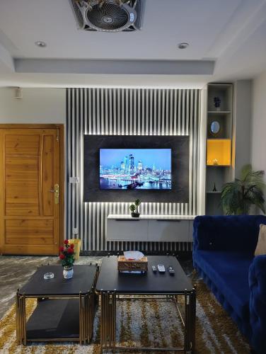 Aether Loft Signature 1BHK Suite with Private Balcony – khách sạn tại Rafi Block