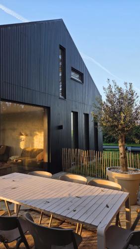Design Lodge It Sluske Luxe Relax aan Water en Weilanden in Poppingawier