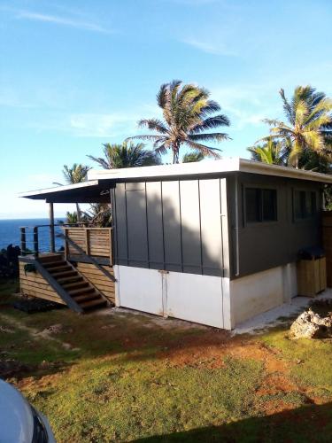 Vista exterior, Off-grid Ocean View Hideaway in Mangaia in Mangaia