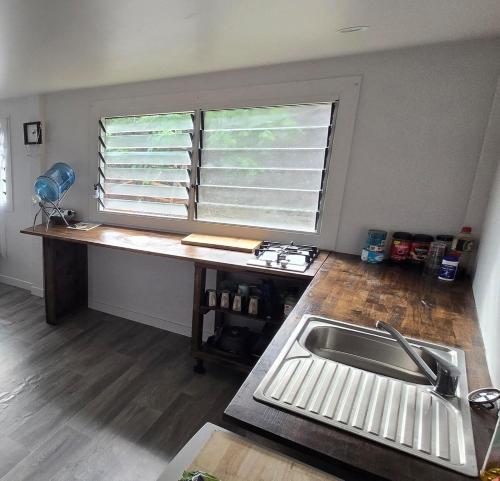 Cocina, Off-grid Ocean View Hideaway in Mangaia in Mangaia