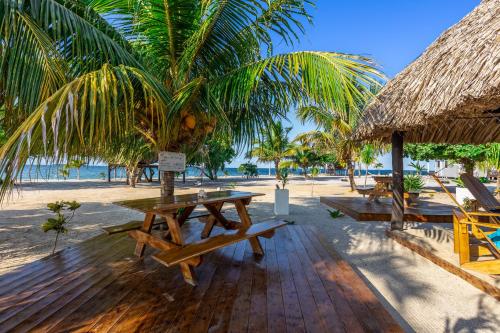 Restorāns, Bullock Island, Belize in Middlesex