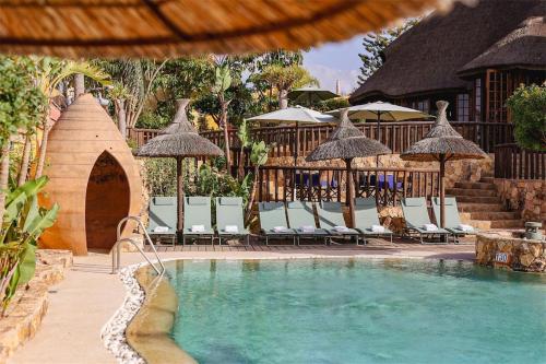 4BR Luxe Villa Pool & Golf Views in Las Cunas