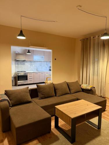 City Cozy Apartment in Komorni Lhotka