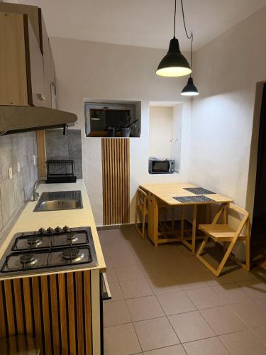 City Cozy Apartment in Komorni Lhotka