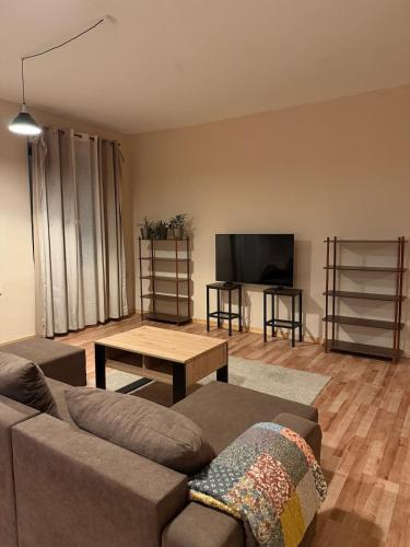 City Cozy Apartment in Komorni Lhotka