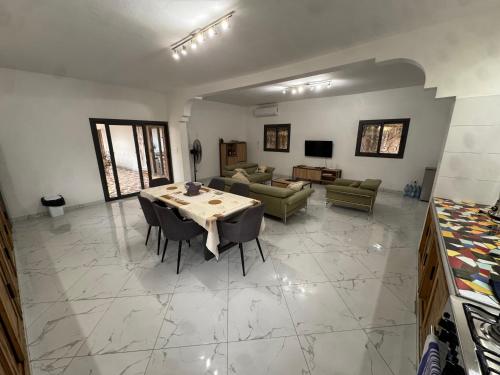 المرافق, Villa Warang in Ouoran