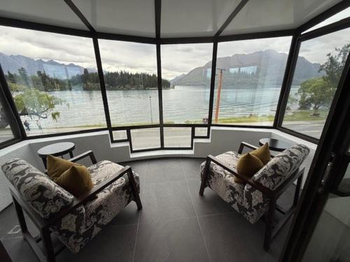 Queenstown House Lakeside, Queenstown