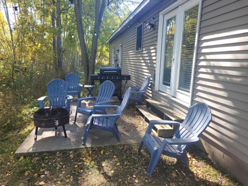 White Birch - Riverfront And Newly-remodeled! in Elberta, USA