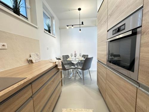 bucătărie, Sosnowiec Leisure Apartment by BookingHost in Sosnowiec