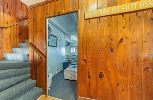 The Roaring 20's - KDH MP 6 Historic Oceanfront Cottage Sunrise Views Pets OK Flex Stays - image 4