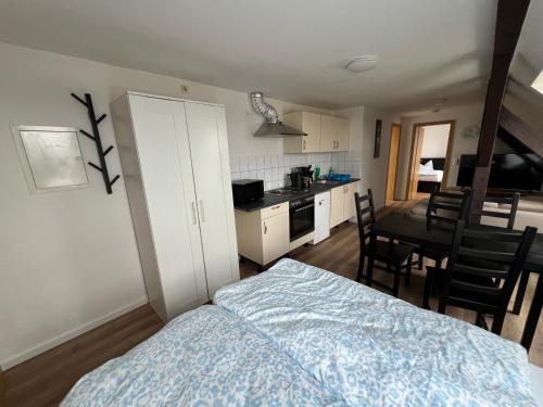 Ferienwohnung und Monteurzimmer Nähe Leuna, Merseburg, Halle und Leipzig (Ferienwohnung und Monteurzimmer Nahe Leuna, Merseburg, Halle und Leipzig) in Mersebourg