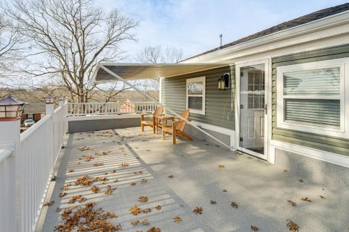 1 Block to Dtwn Lewisburg! Quiet Home with Decks in Lewisburg (TN)
