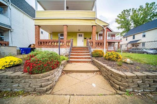Walkable Little Italy 2BR King Bed Near CWRU & Cleveland Clinic, Cleveland (photo 5)