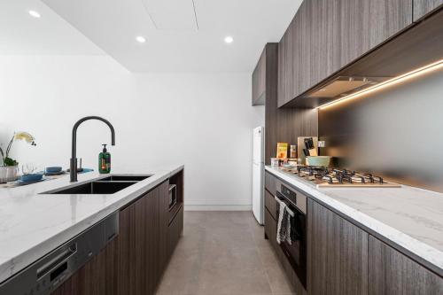 SOP 08 Stylish and Cozy 2 Bedroom Apartment