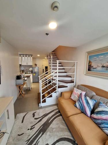 LSB Modern Penthouse in Santolan