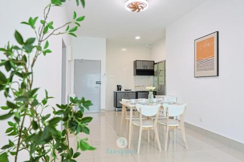 Cozy 3B3B - 6 pax | F&B & Mart | Chan Sow Lin 