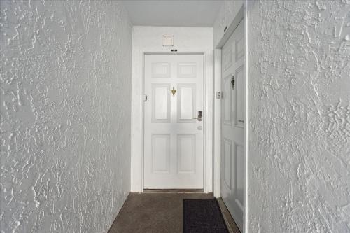 Chateau by the Sea - image 26