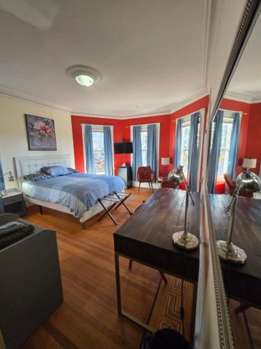Federal Hill Suites and Rooms in Providence (Rhode Island)