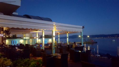 Pubi/sohvabaar, Artemis Hotel in Amarynthos Evia
