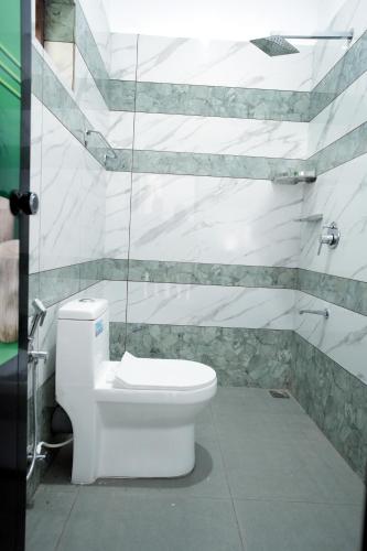 PATHIRAMANAL SERVICE VILLAS - image 5