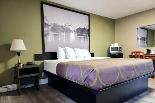 Super 8 by Wyndham Pembroke Room Type - King Room - Non-Smoking