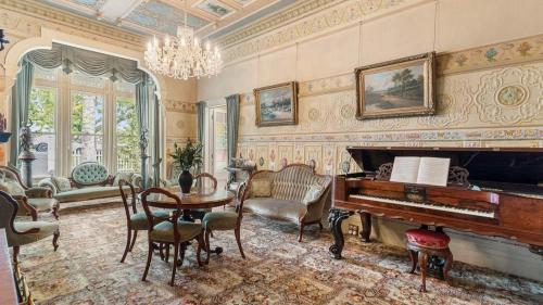 Mt Eden Victorian Villa in جبل عدن