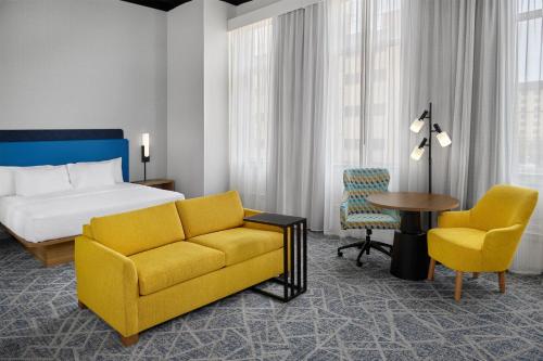 Hampton Inn by Hilton Lincoln Downtown - image 14