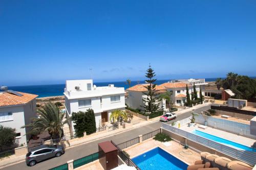 Three-Bedroom Villa image 10