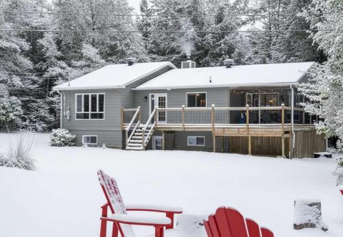 Lake - Spa - Pool Table - Chalet Ookpik in Mansonville (QC)