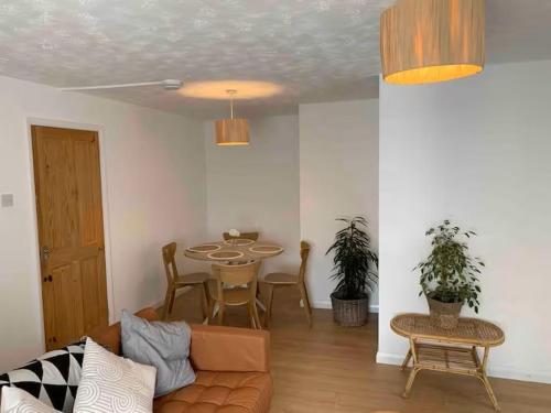 Penhriw 2 Double Bed Apartment Nebo Dogs Welcome in Pen-y-sarn