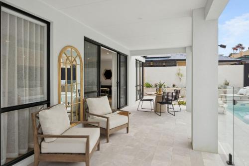 The Sanctuary Luxe Pool Retreat Near The Beach – khách sạn tại Dawesville