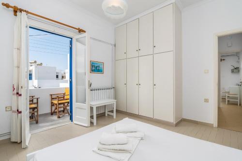 Apollon Rooms 2 – Pollonia